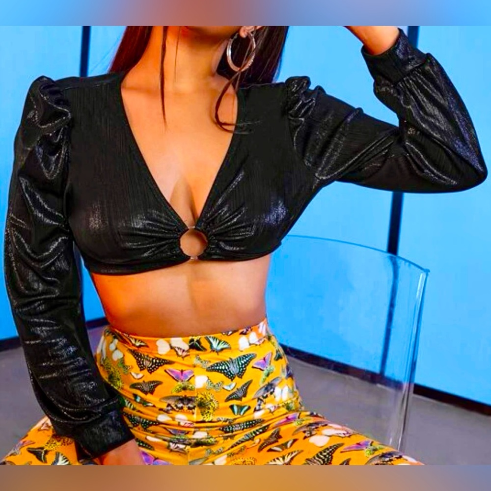 SHEIN Sexy Black Metallic O-Ring Crop Top